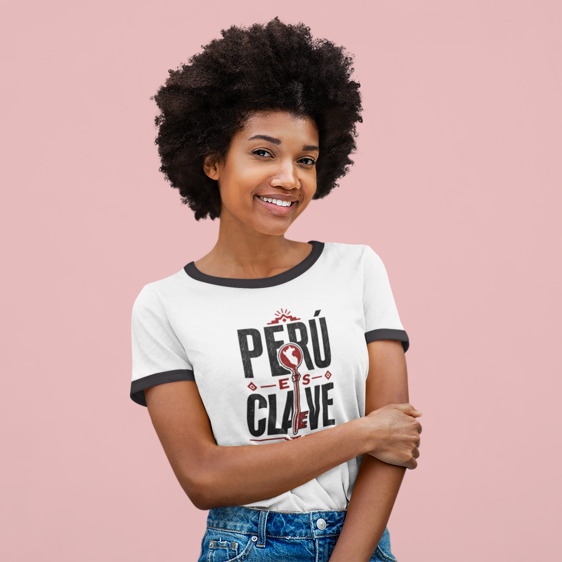 Camiseta Ringer Perú es Clave – Diseño Peruano de Estilo Retro - Imagen 2